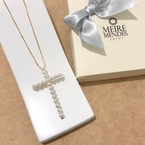 Gargantilha Crucifixo Pérolas